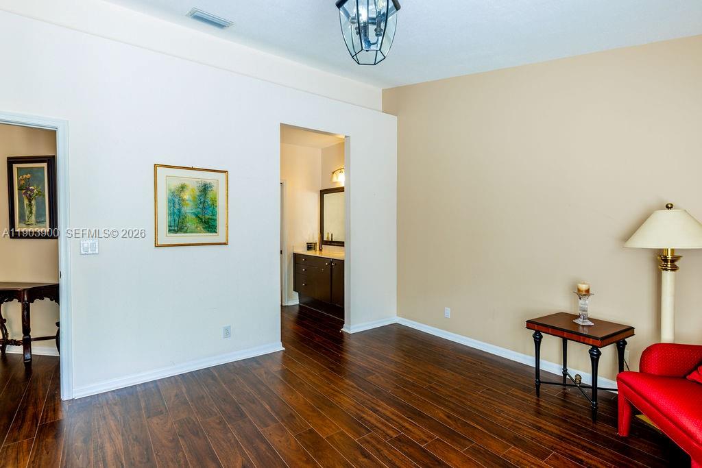 FLORAL LAKES - Residential