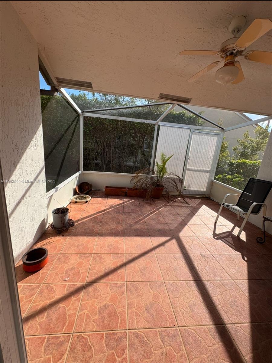 FLORAL LAKES - Residential