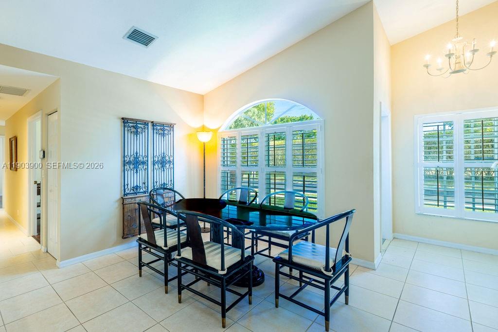 FLORAL LAKES - Residential