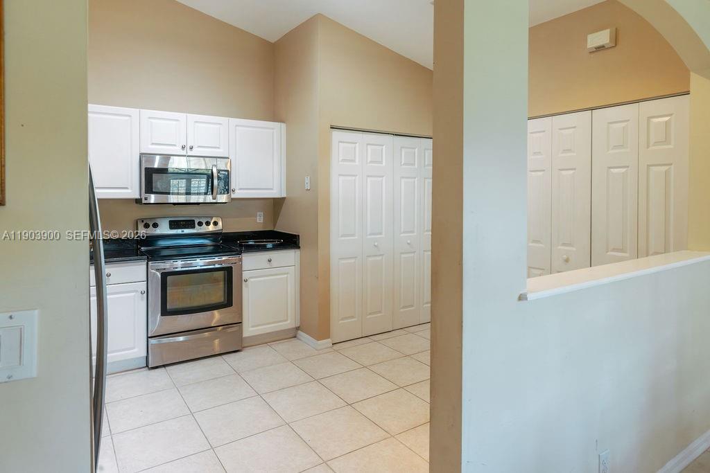 FLORAL LAKES - Residential