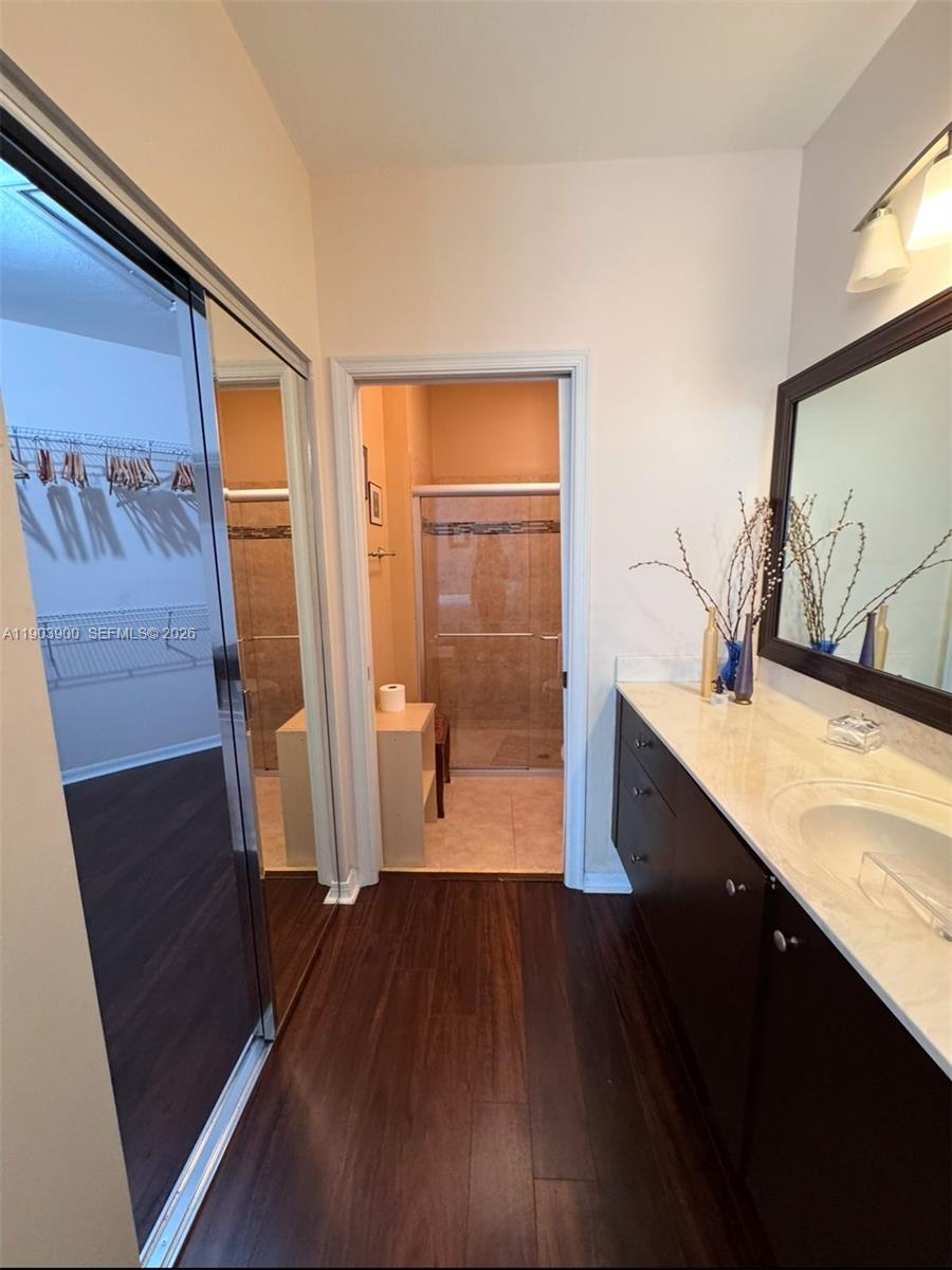 FLORAL LAKES - Residential