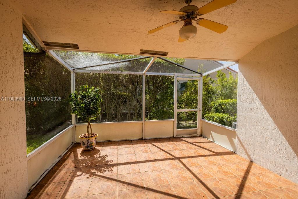 FLORAL LAKES - Residential