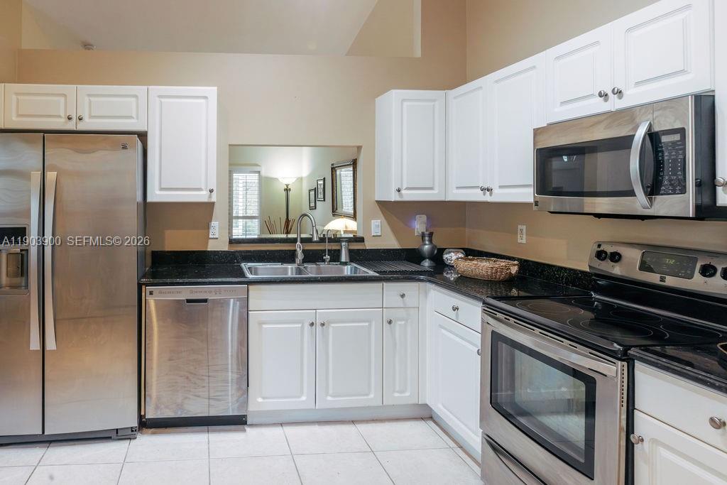 FLORAL LAKES - Residential