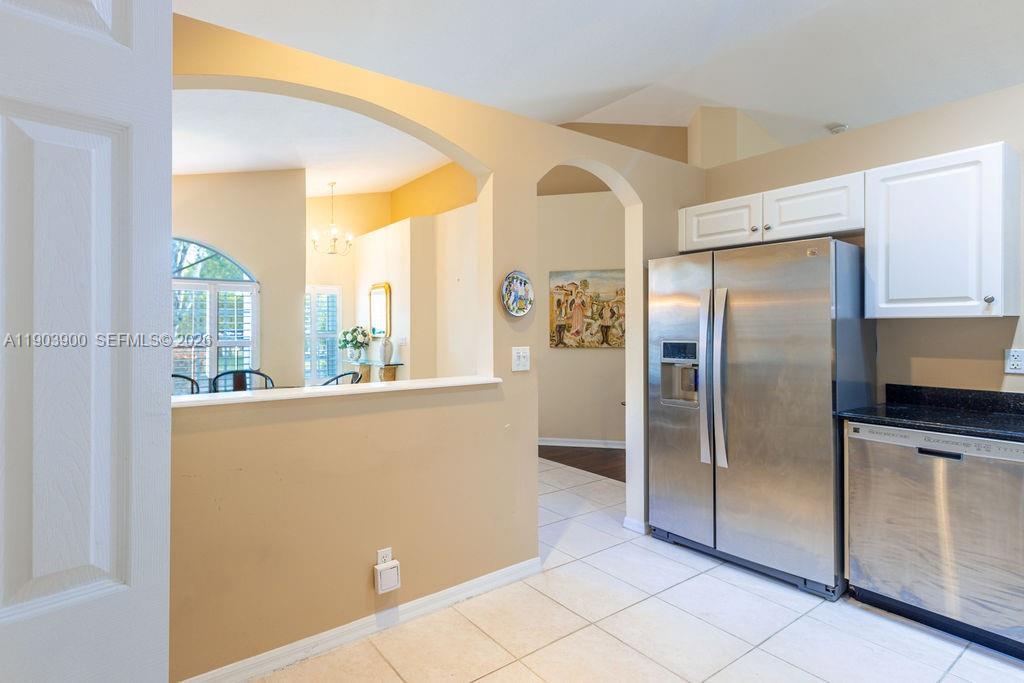 FLORAL LAKES - Residential