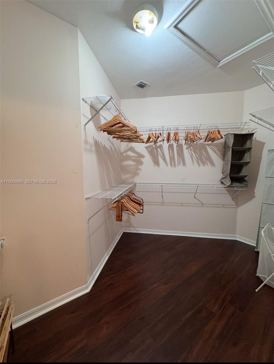 FLORAL LAKES - Residential