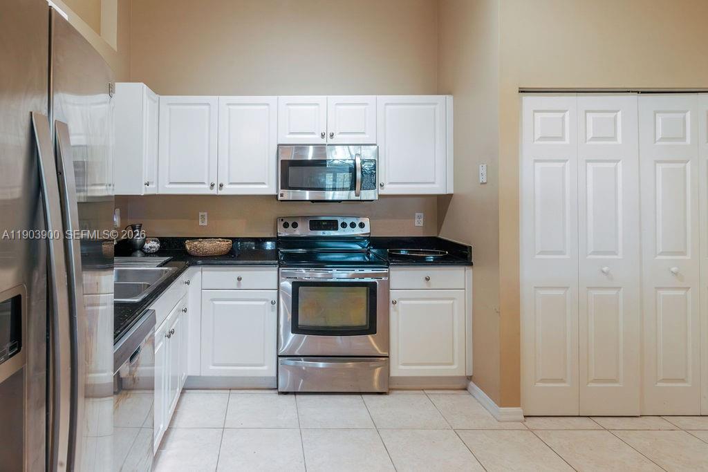 FLORAL LAKES - Residential