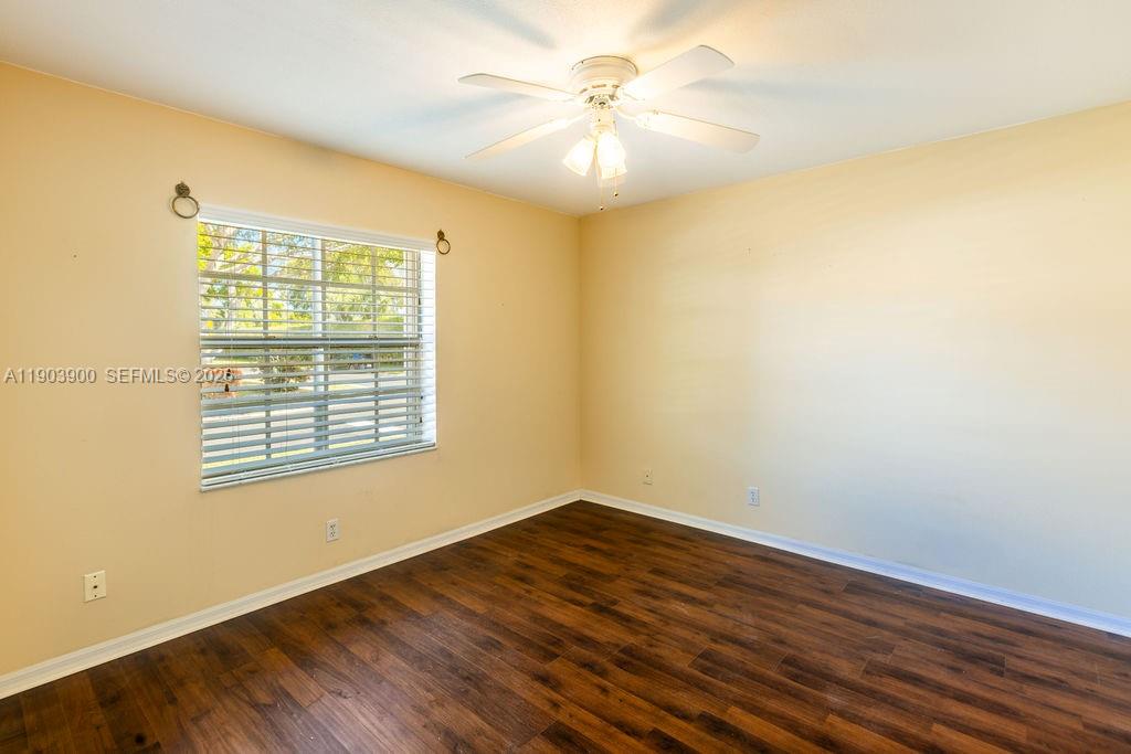 FLORAL LAKES - Residential