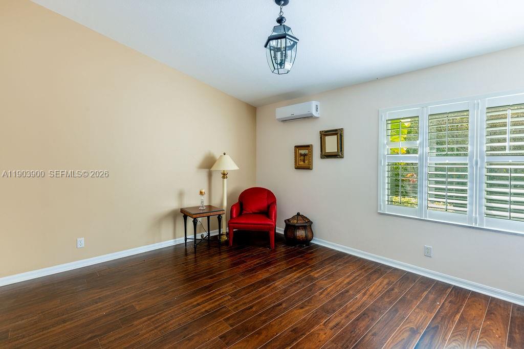 FLORAL LAKES - Residential