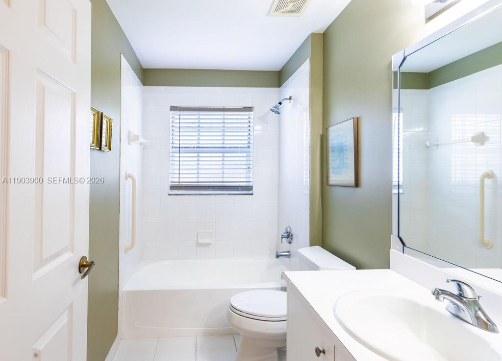 FLORAL LAKES - Residential