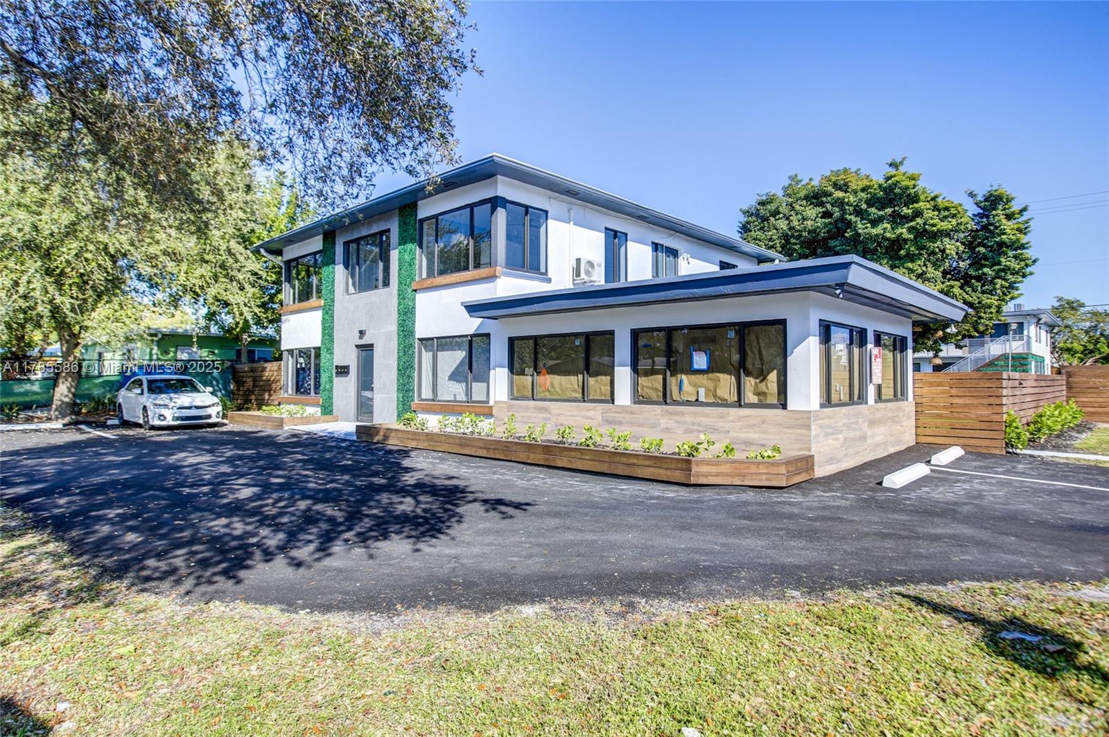1920 SW 4 ave 4
