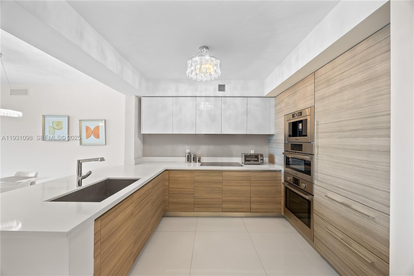 PARQUE TOWERS CONDO - Residential Lease