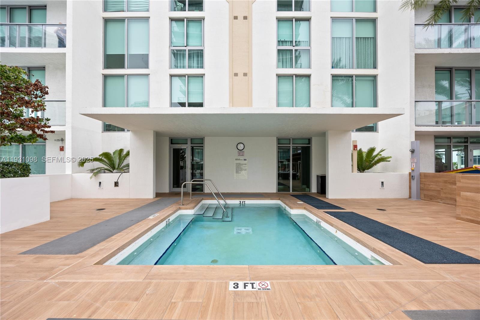 PARQUE TOWERS CONDO - Residential Lease