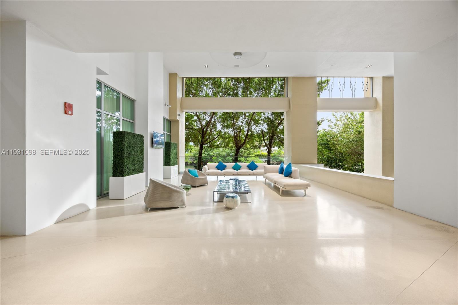 PARQUE TOWERS CONDO - Residential Lease