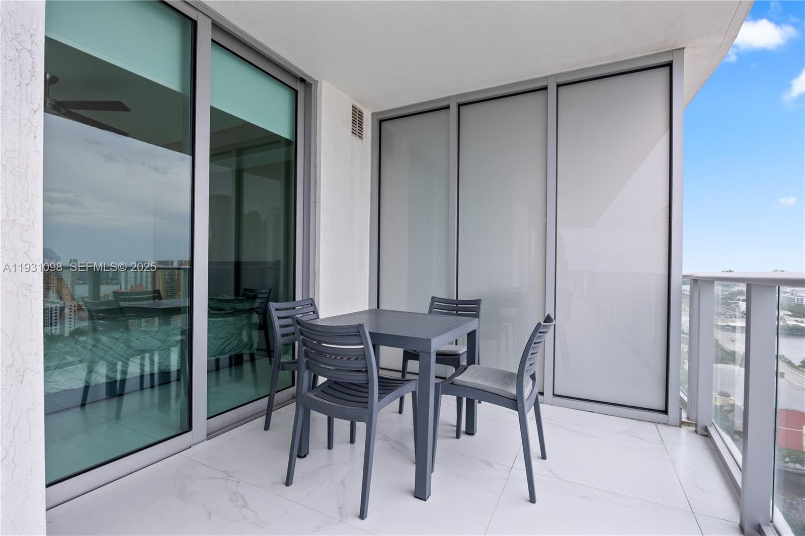 PARQUE TOWERS CONDO - Residential Lease