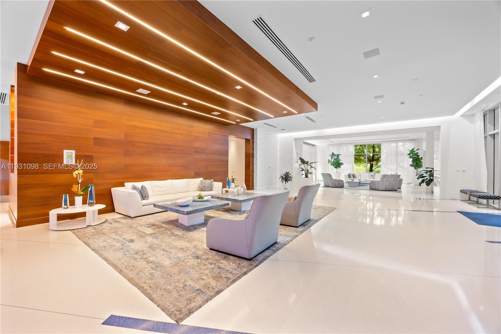 PARQUE TOWERS CONDO - Residential Lease