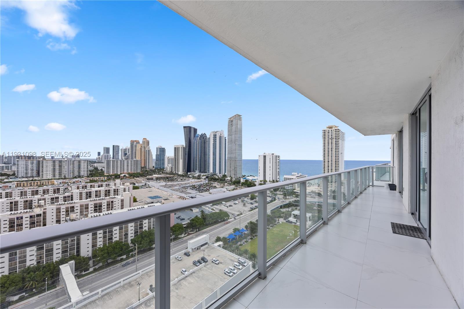 PARQUE TOWERS CONDO - Residential Lease