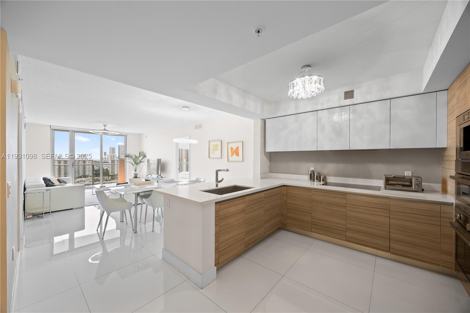 PARQUE TOWERS CONDO - Residential Lease