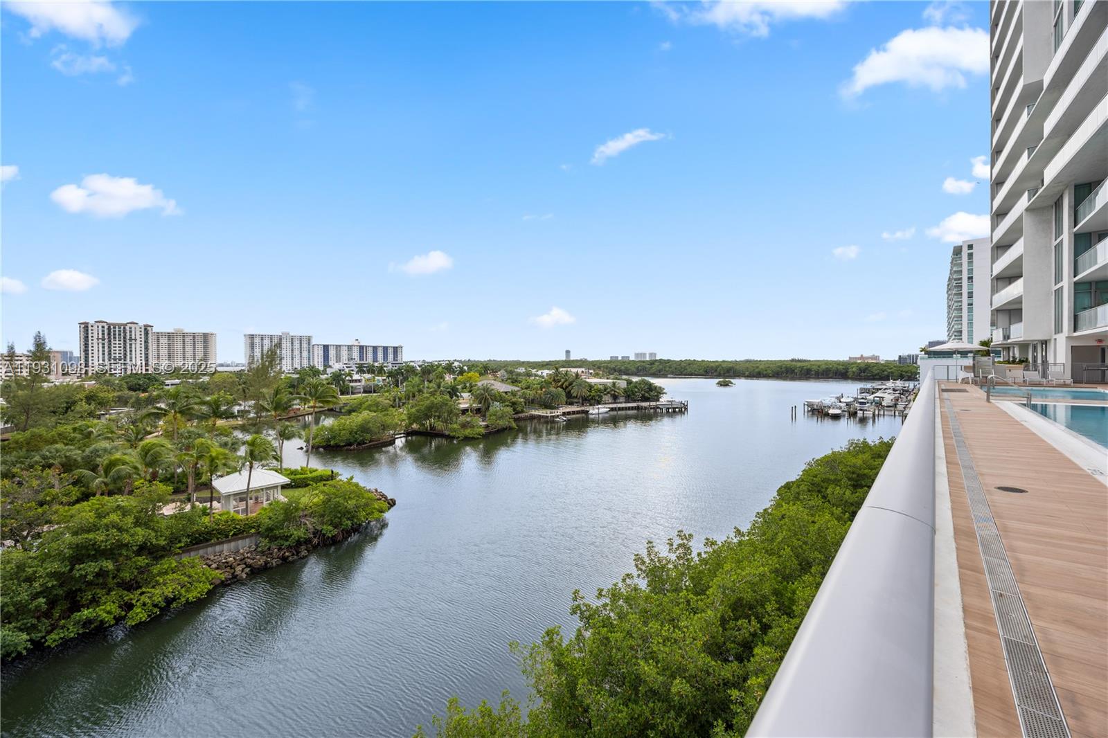 PARQUE TOWERS CONDO - Residential Lease