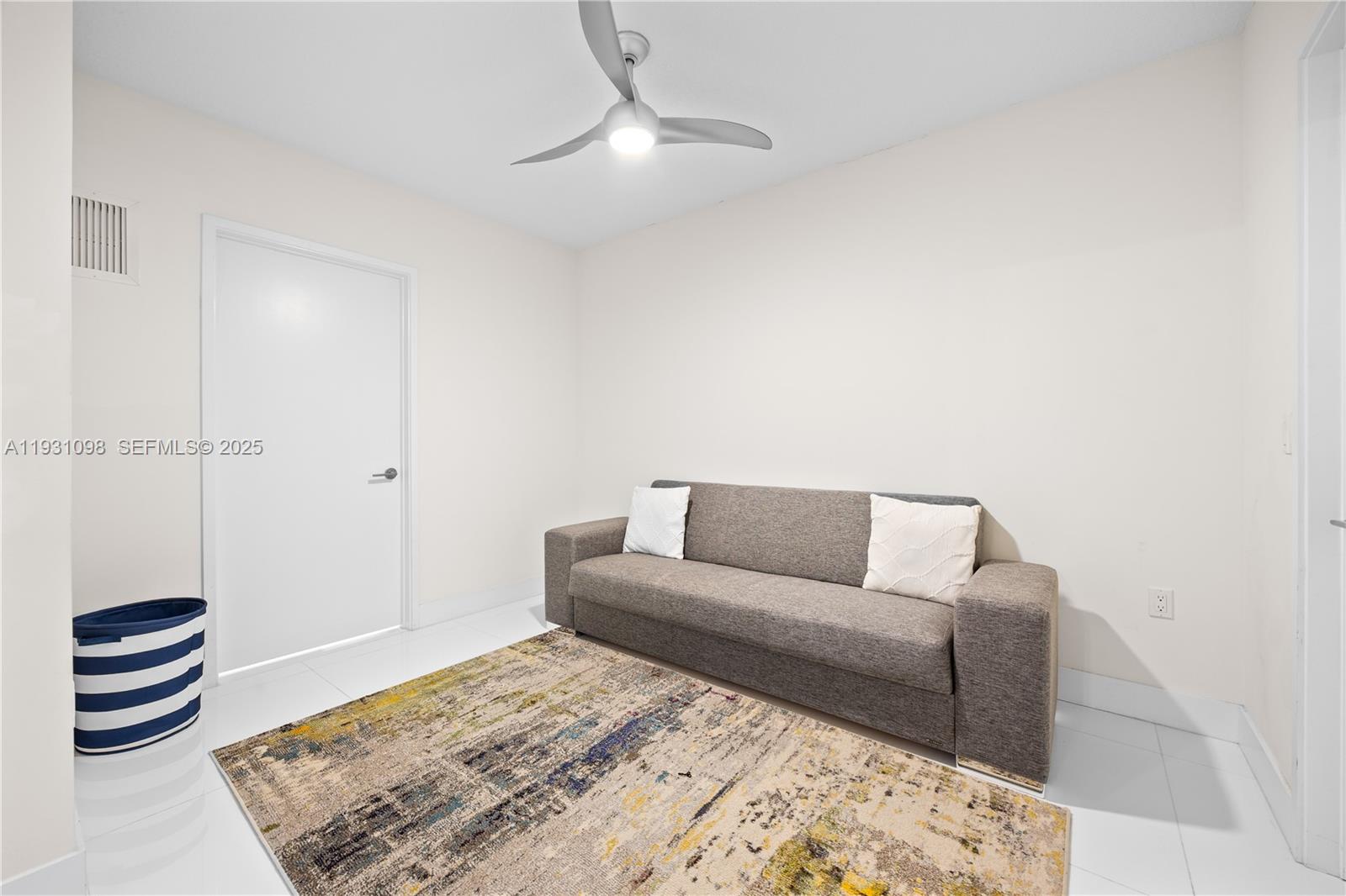 PARQUE TOWERS CONDO - Residential Lease