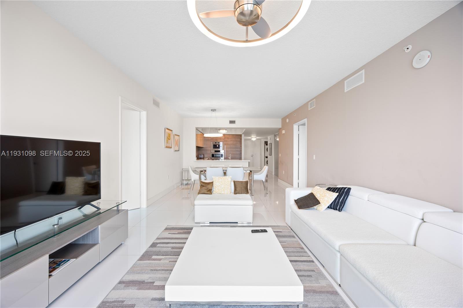 PARQUE TOWERS CONDO - Residential Lease