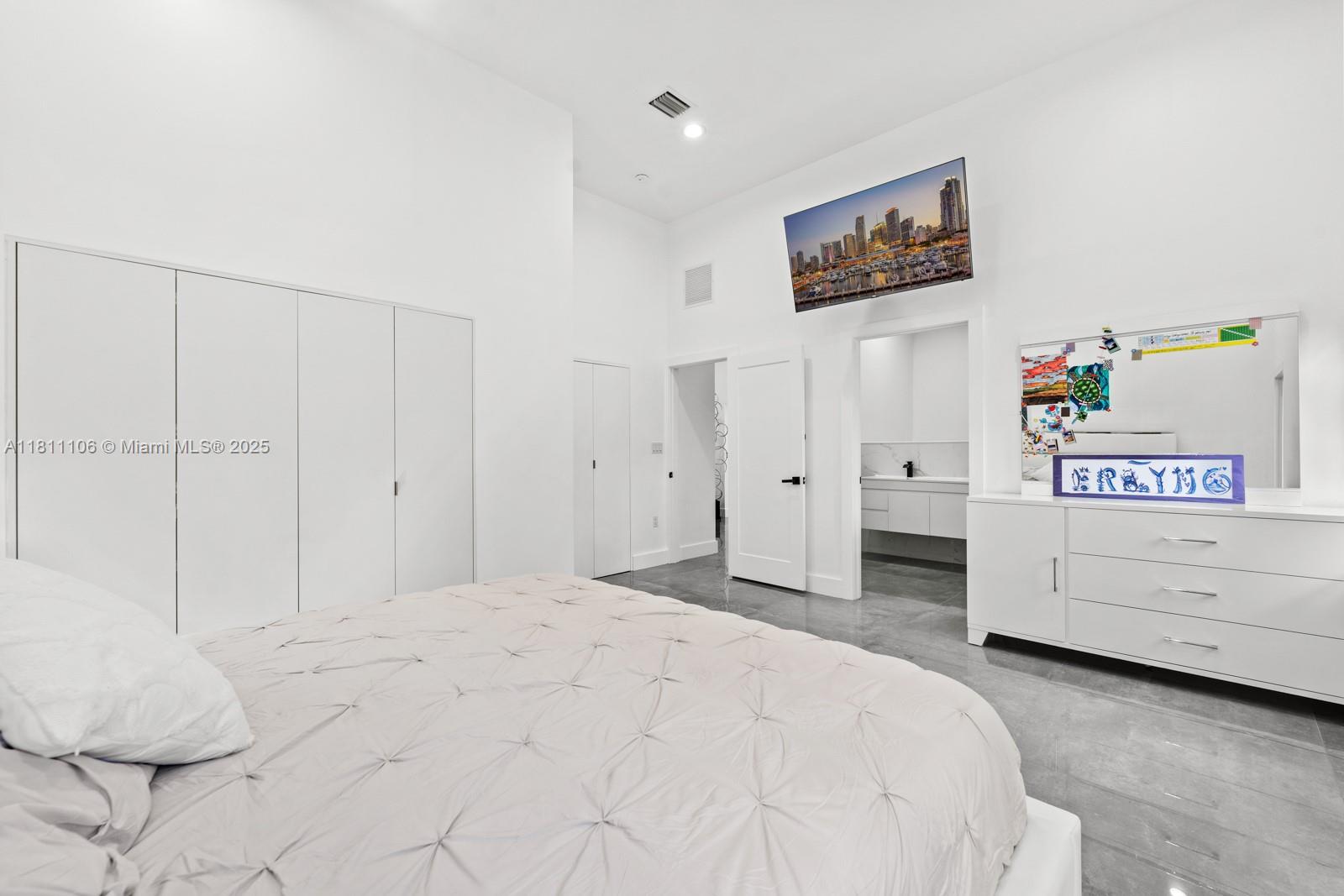 32 56 39 5 AC M/L - Residential