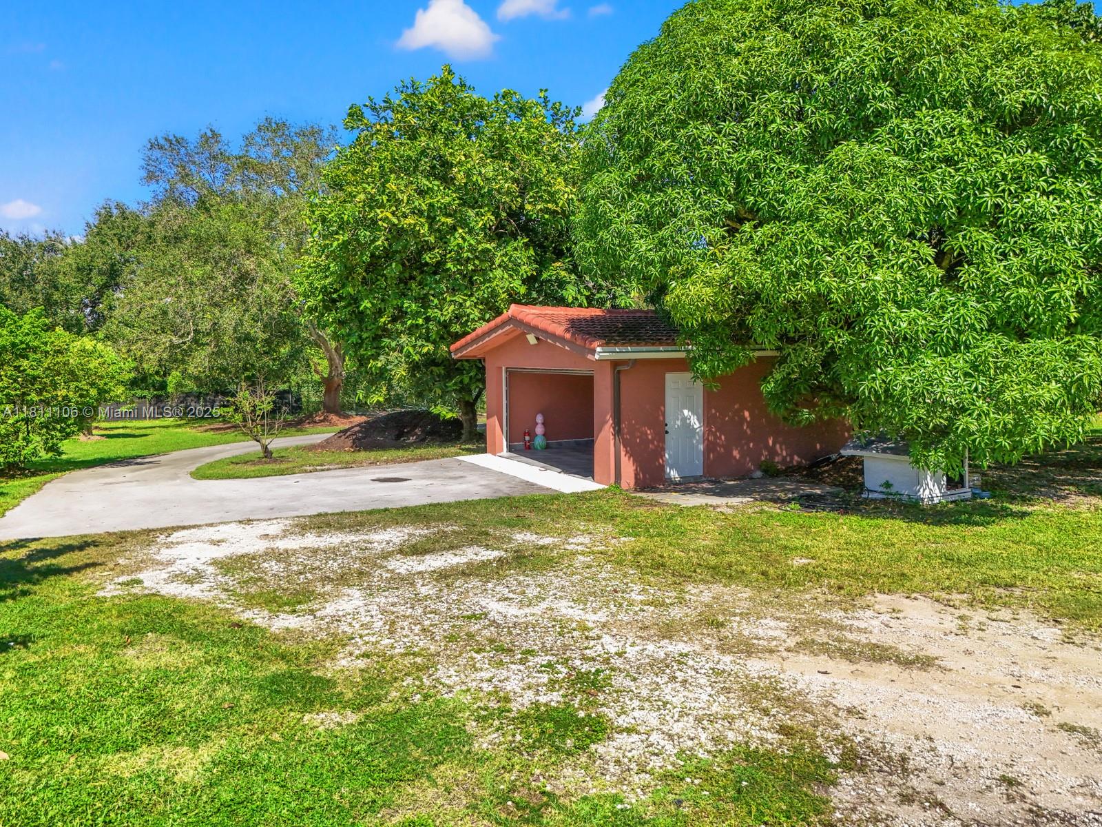 32 56 39 5 AC M/L - Residential