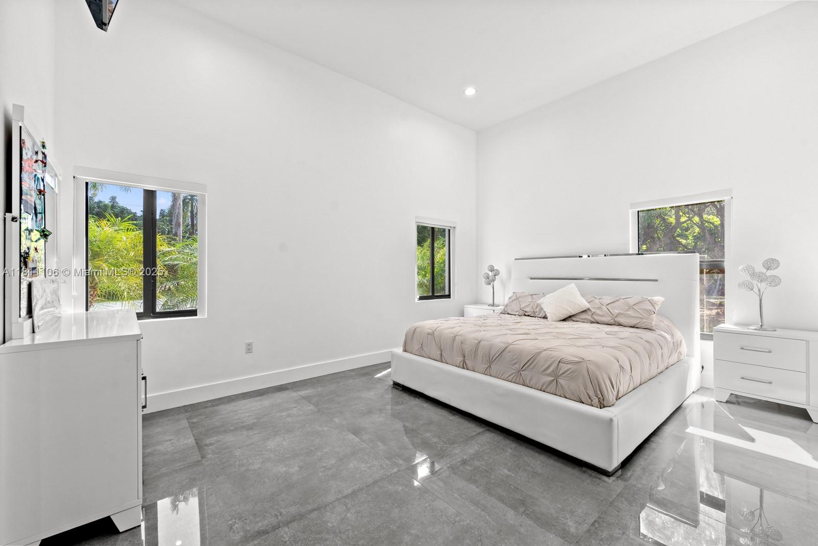 32 56 39 5 AC M/L - Residential