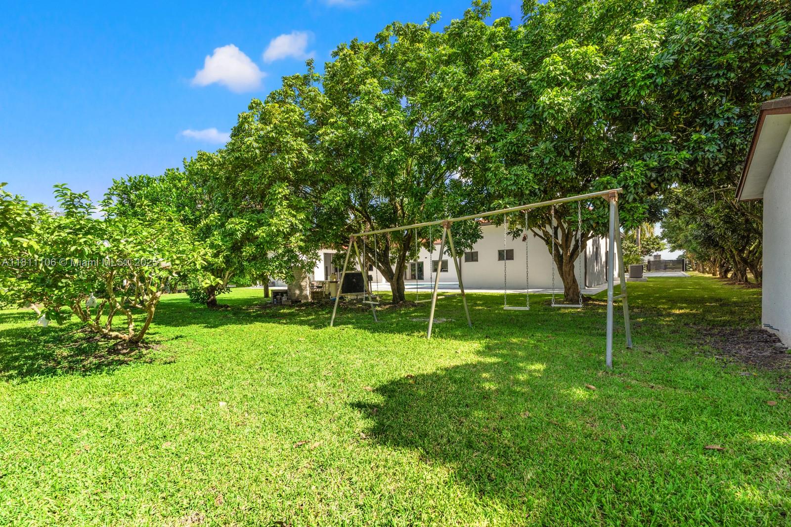 32 56 39 5 AC M/L - Residential