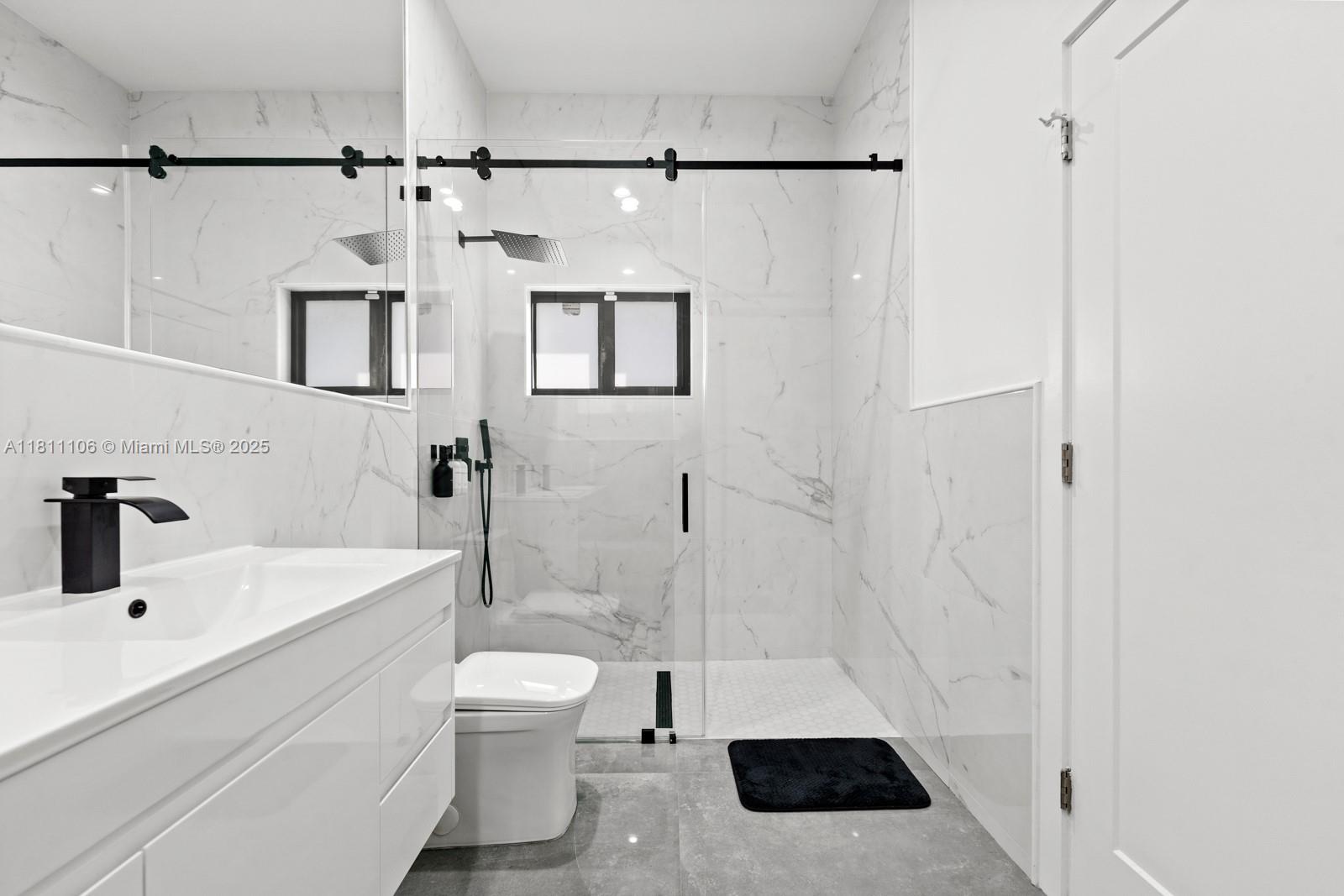 32 56 39 5 AC M/L - Residential