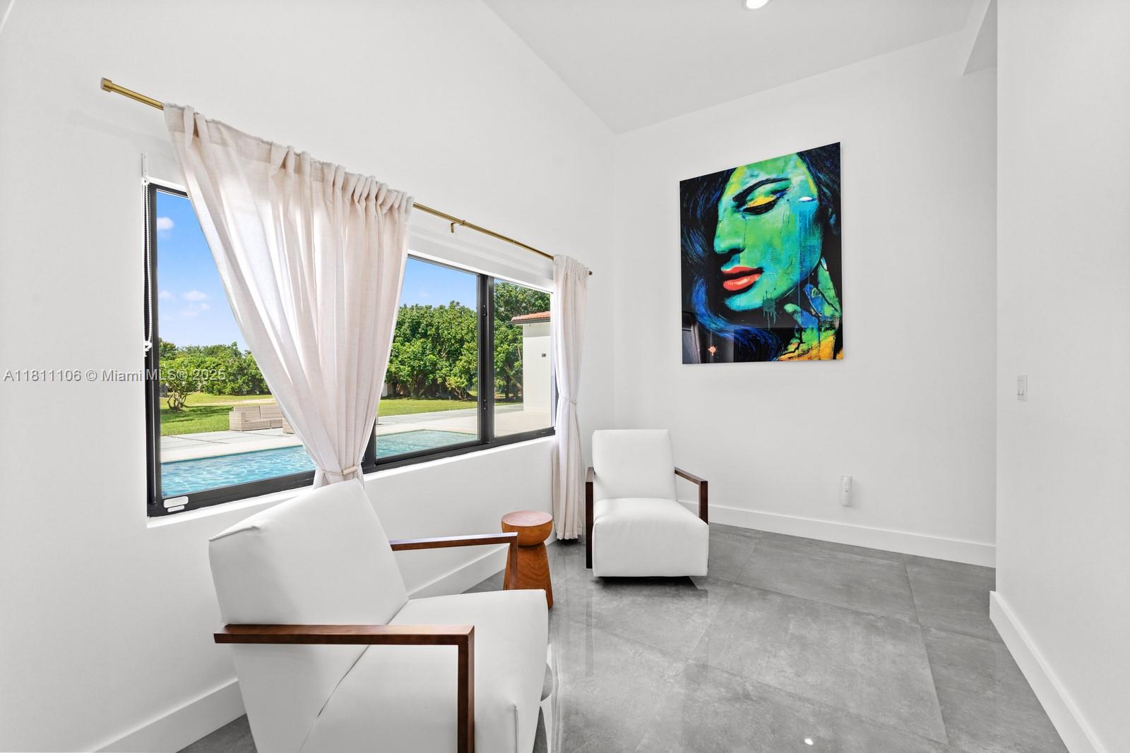 32 56 39 5 AC M/L - Residential