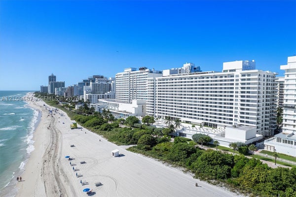 5555 COLLINS AVE APT 5C, MIAMI BEACH, FL 33140 - Image 2b6cd8ee586b33cccf9b66b4038ac3fe/1049342567