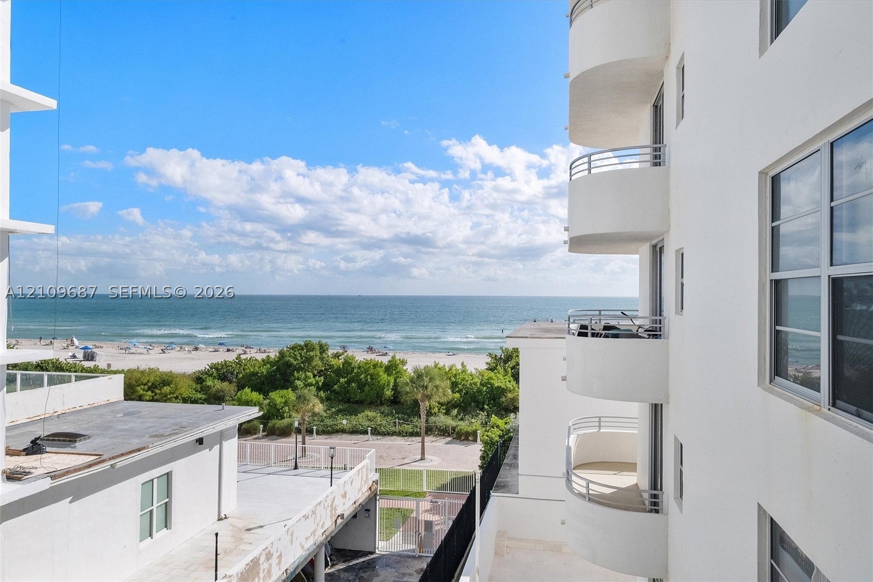 5555 Collins Ave 5C