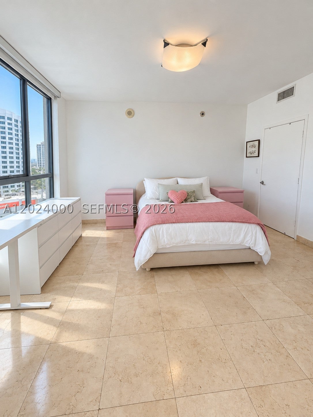 90 SW 3rd St 1811