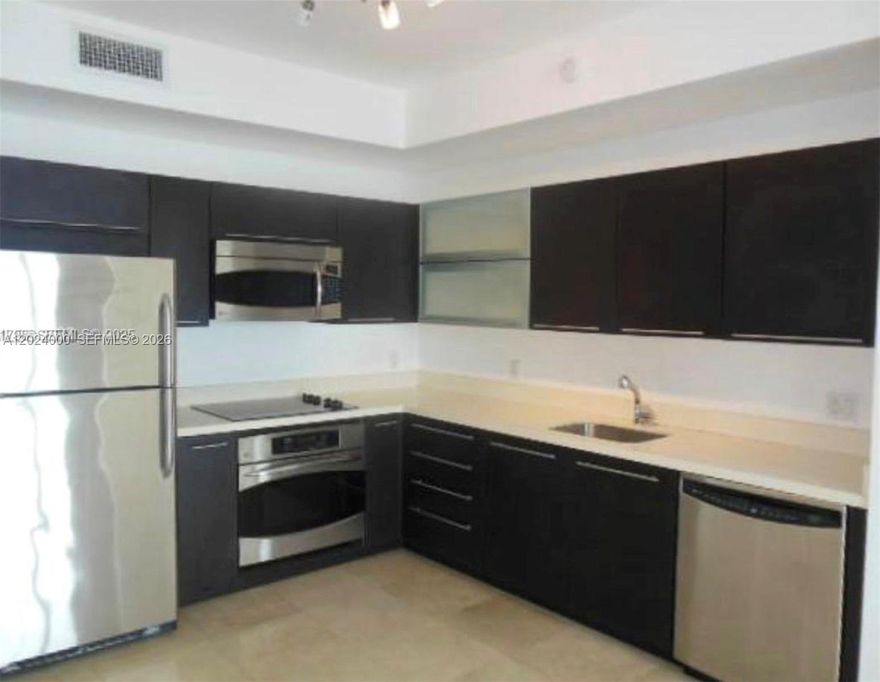 Stunning 1-Bedroom at The Ivy – Spacious Feel & City Views This beautiful 1-bedroom, 1-bathroom unit at The Ivy boasts a great layout and a breathtaking city view, making it feel even more spacious than its actual size. Featuring elegant marble flooring throughout, this unit offers both style and comfort in a prime location. The unit includes one parking space