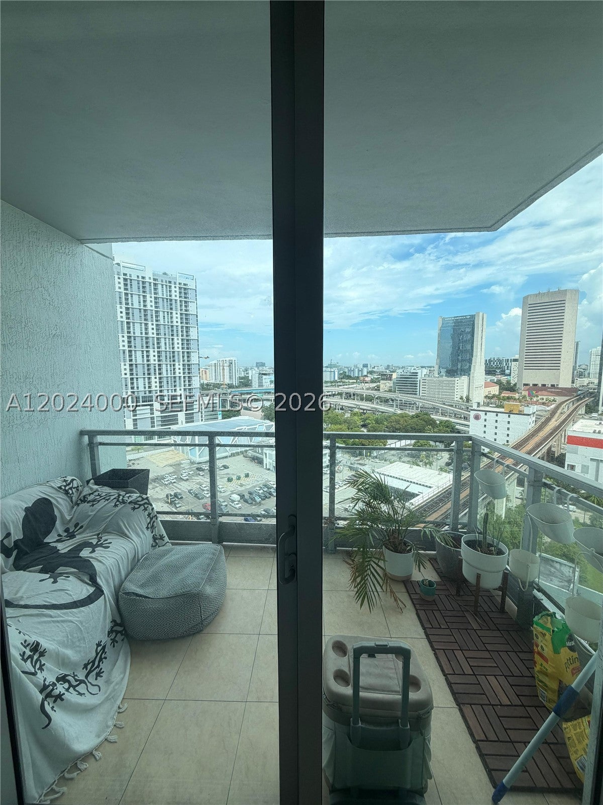 90 SW 3rd St 1811