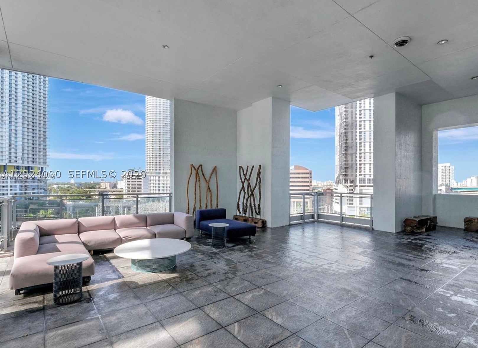 90 SW 3rd St 1811
