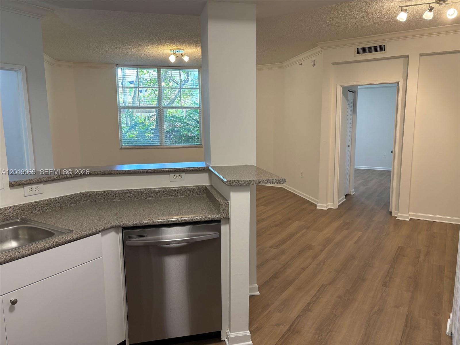 REGENT PARK CONDO - Residential