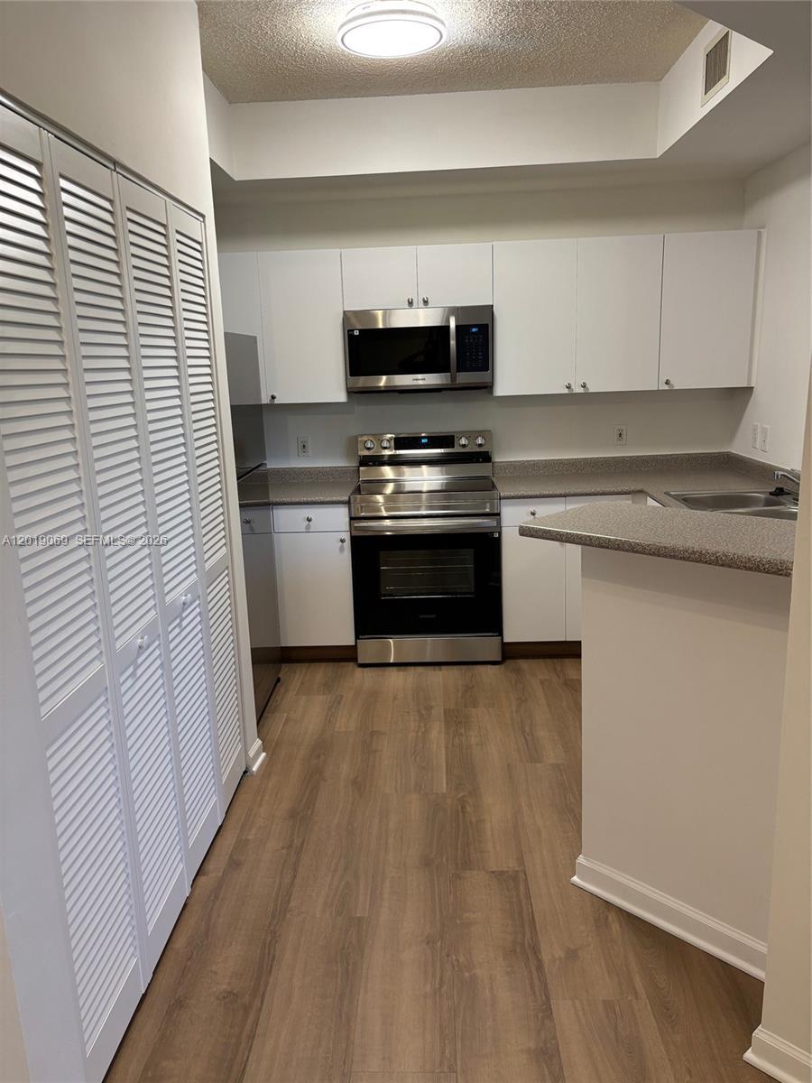REGENT PARK CONDO - Residential