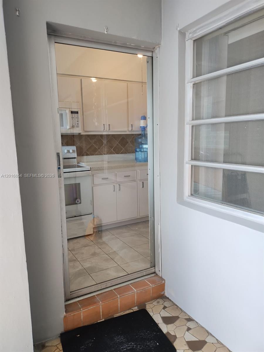 ELDORADO PLAZA EAST CONDO - Residential Lease