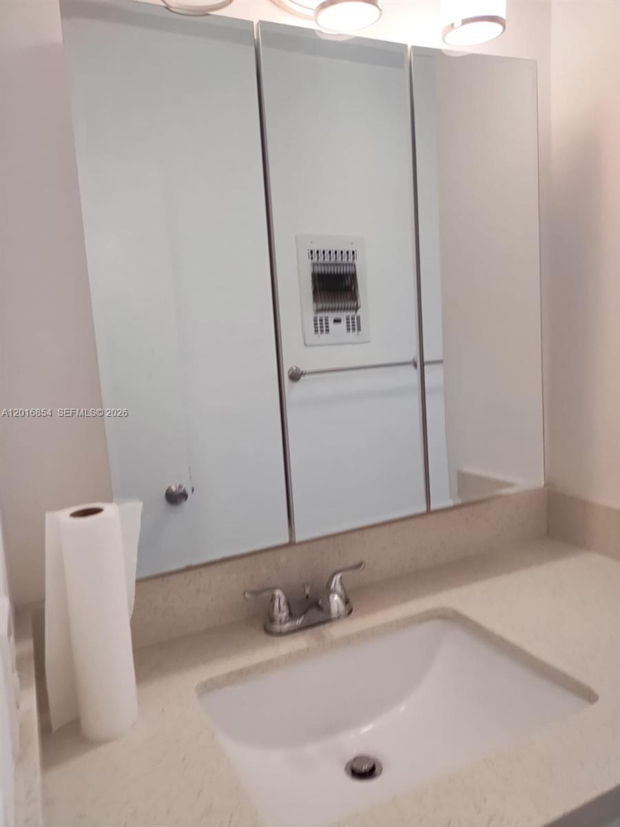 ELDORADO PLAZA EAST CONDO - Residential Lease