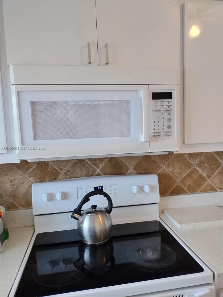 ELDORADO PLAZA EAST CONDO - Residential Lease