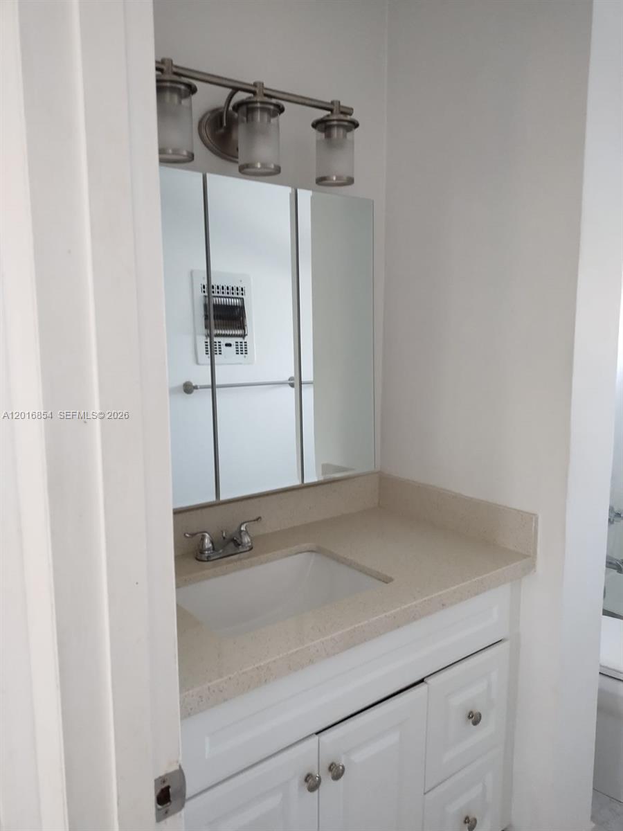 ELDORADO PLAZA EAST CONDO - Residential Lease
