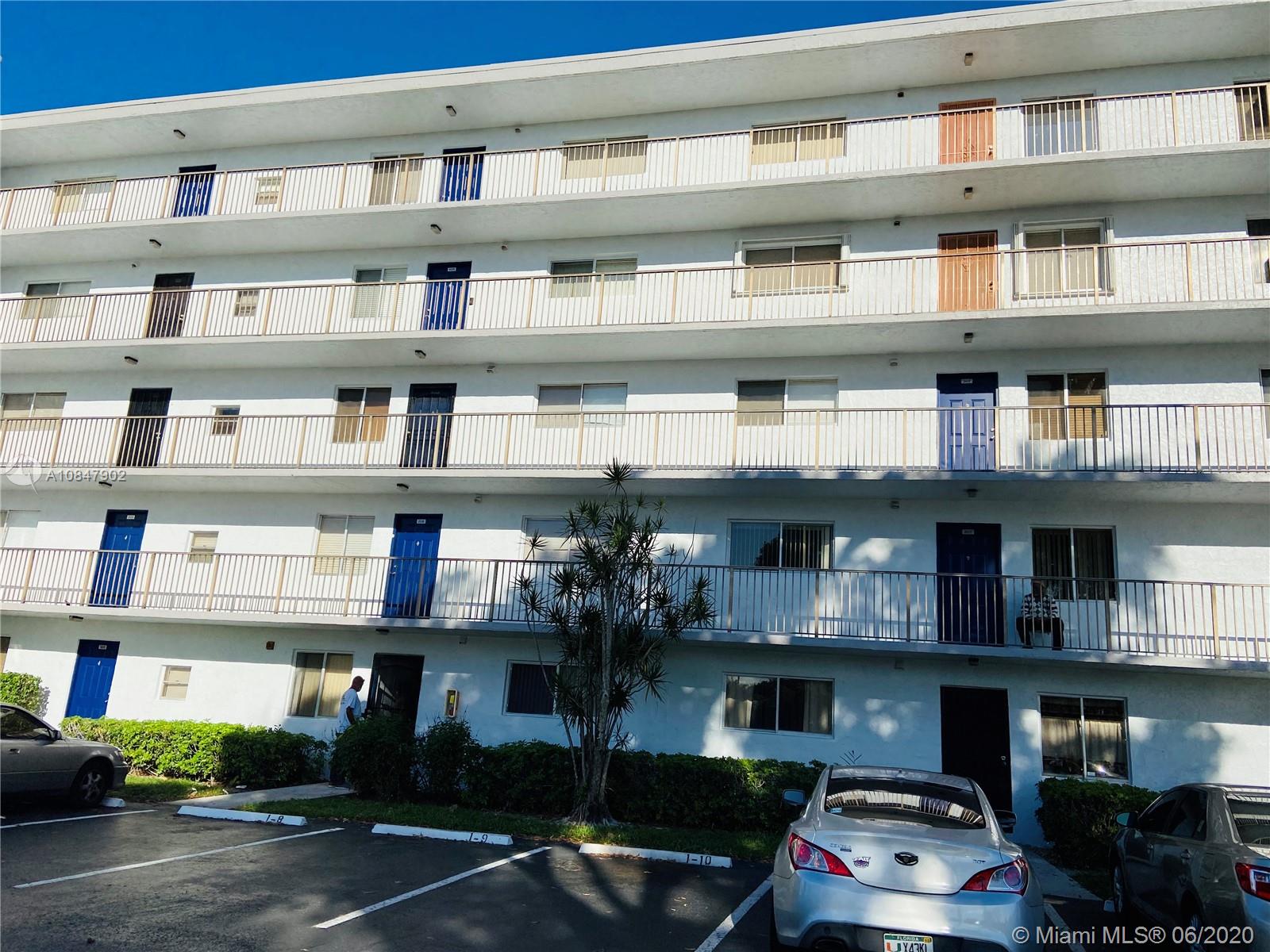 Beautiful 2 bed rooms 2 baths, 1st floor condo in Lakeshore at University Park in Miramar. Come see this spectacular view of the lake from this condo. It is in the heart of Miramar close to schools and shops. This manned gated community features large community pool for residents and freshly painted buildings. Come take a look!!!