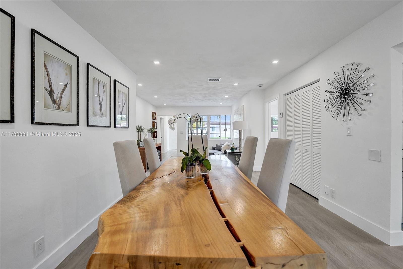 HOLLYWOOD HOMESITES SECON - Residential Lease