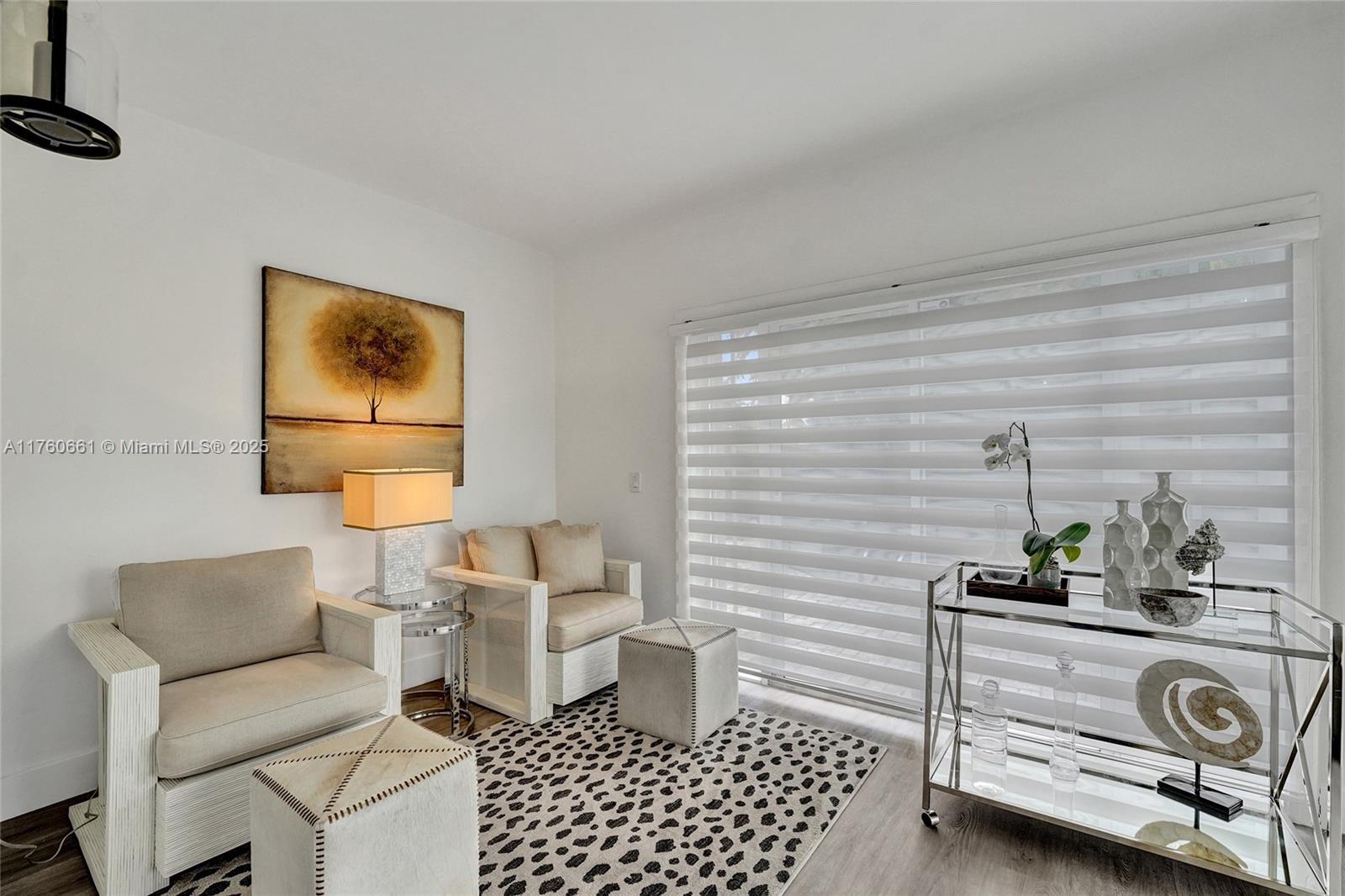 HOLLYWOOD HOMESITES SECON - Residential Lease