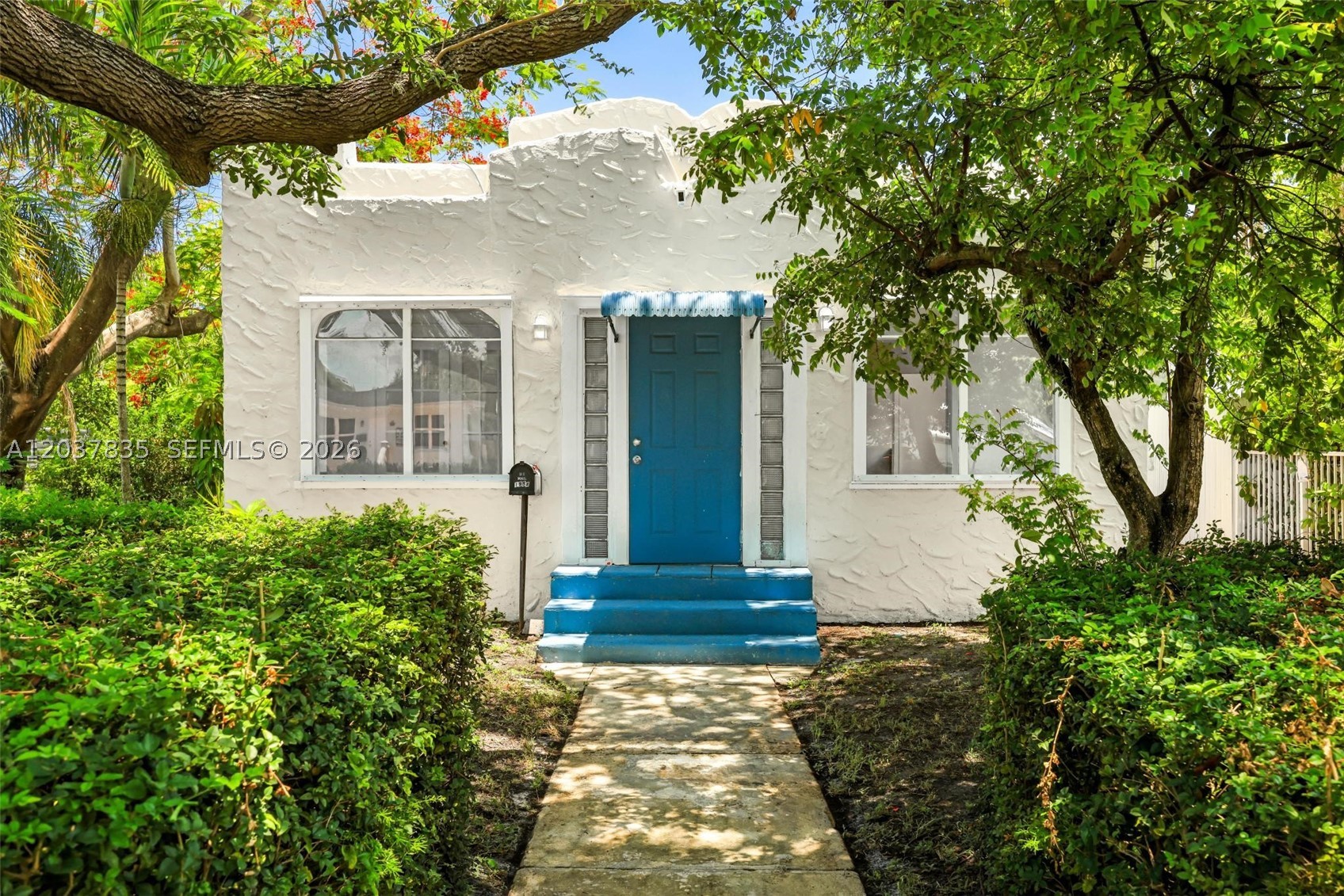 1954 Dewey St