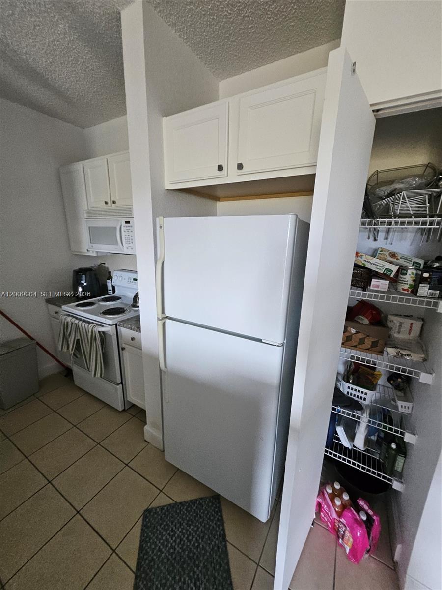 VALENCIA CONDO - Residential