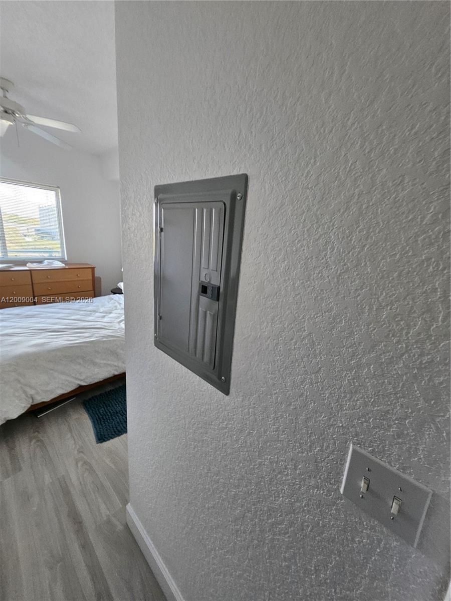 VALENCIA CONDO - Residential