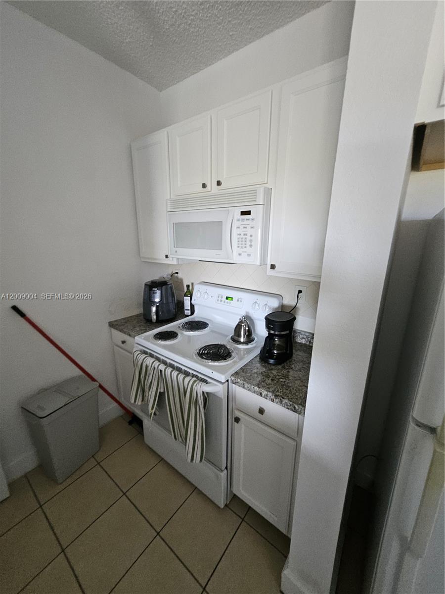 VALENCIA CONDO - Residential
