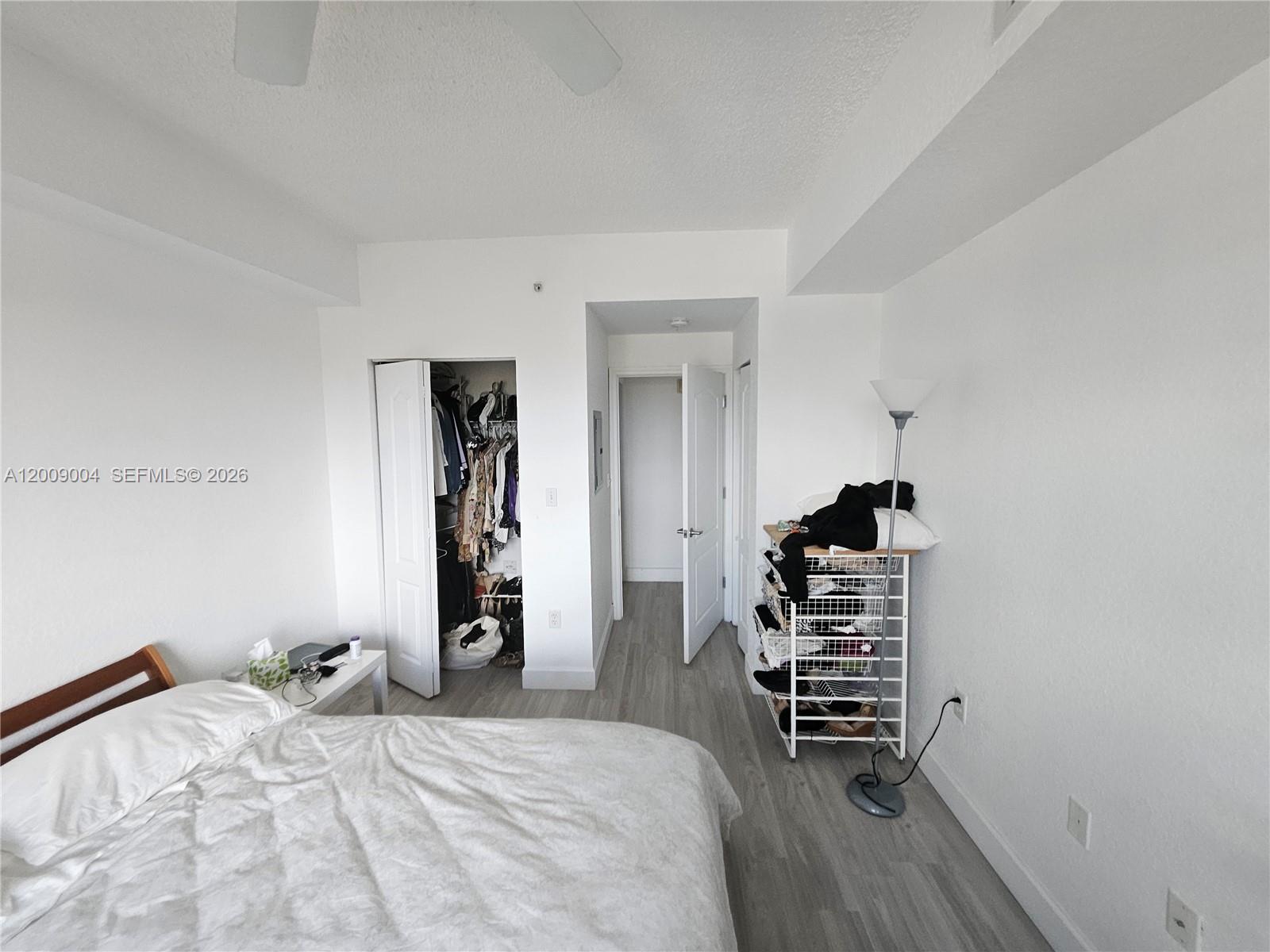 VALENCIA CONDO - Residential